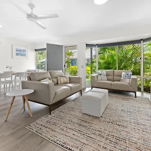 2 Bedroom In Tropical , Noosaville Australia